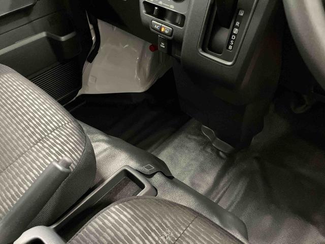 ハイゼットカーゴＤＸ届出済未使用車　元展示車　衝突被害軽減システム　衝突安全ボディ　キーレスキー　両側スライドドア　アイドリングストップ　ＥＳＣ　オートライト　レーンアシスト　ＡＢＳ　運転席エアバッグ　助手席エアバッグ（長崎県）の中古車