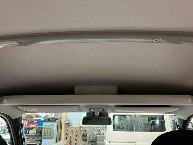 ハイゼットカーゴＤＸ届出済未使用車　元展示車　衝突被害軽減システム　衝突安全ボディ　キーレスキー　両側スライドドア　アイドリングストップ　ＥＳＣ　オートライト　レーンアシスト　ＡＢＳ　運転席エアバッグ　助手席エアバッグ（長崎県）の中古車