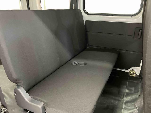 ハイゼットカーゴＤＸ届出済未使用車　元展示車　衝突被害軽減システム　衝突安全ボディ　キーレスキー　両側スライドドア　アイドリングストップ　ＥＳＣ　オートライト　レーンアシスト　ＡＢＳ　運転席エアバッグ　助手席エアバッグ（長崎県）の中古車