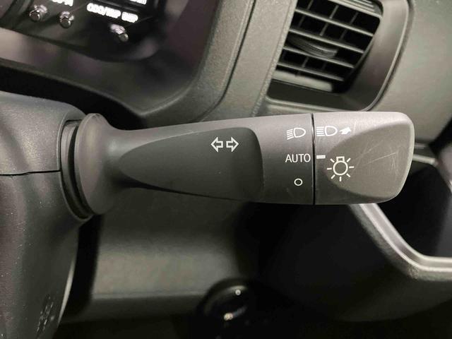 ハイゼットカーゴデッキバンG元展示車 衝突被害軽減システム レーンキープアシスト 両側スライドドア オートライト オートマチックハイビーム 電動格納ミラー アイドリングストップ スマートキー 運転席エアバッグ 助手席エアバッグ(長崎県)の中古車