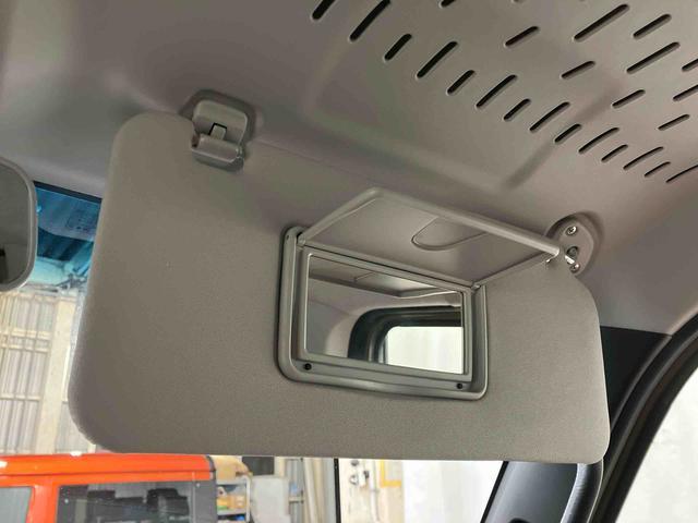 ハイゼットカーゴデッキバンG元展示車 衝突被害軽減システム レーンキープアシスト 両側スライドドア オートライト オートマチックハイビーム 電動格納ミラー アイドリングストップ スマートキー 運転席エアバッグ 助手席エアバッグ(長崎県)の中古車