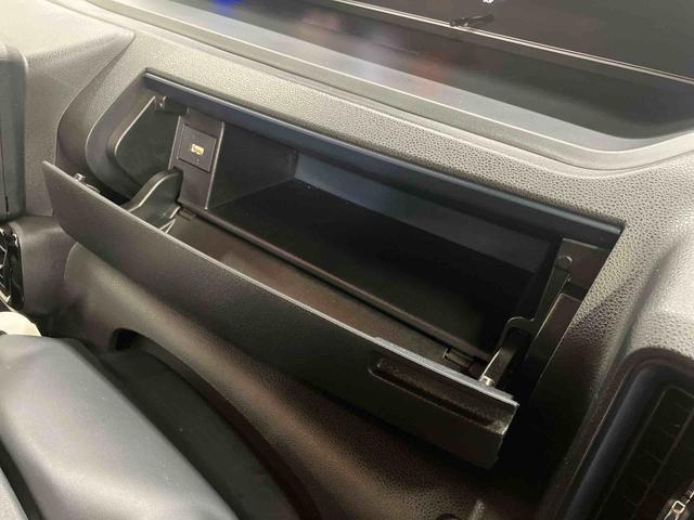 タントカスタムＸ届出済未使用車　元展示車　衝突被害軽減システム　車線逸脱防止　アイドリングストップ　禁煙　ＬＥＤヘッドランプ　オートライト　シートヒーター　両側電動スライドドア　スマートキー　プッシュスタート（長崎県）の中古車