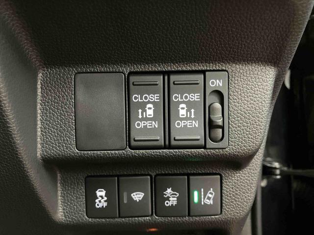 フリード＋クロスター下取車　４ＷＤ　ナビ　ブルートゥース　ＥＴＣ　バックカメラ　ドライブレコーダー　衝突被害軽減ブレーキ　誤発進抑制　ＬＥＤヘッドランプ　スマートキー　両側電動スライドドア　アイドリングストップ（長崎県）の中古車