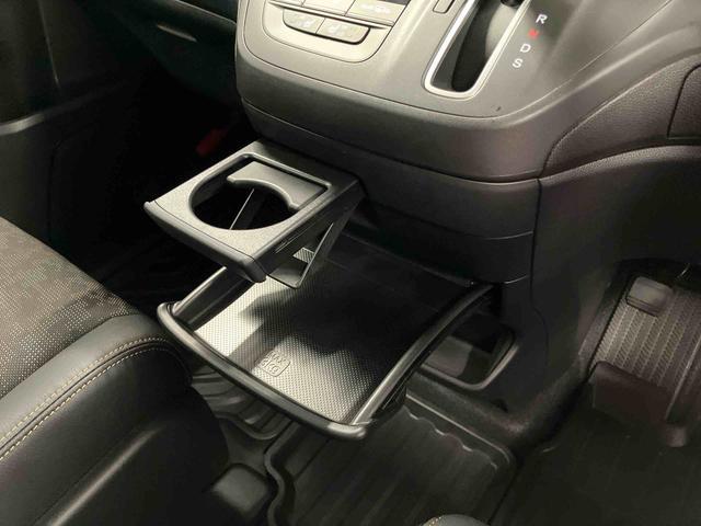 フリード＋クロスター下取車　４ＷＤ　ナビ　ブルートゥース　ＥＴＣ　バックカメラ　ドライブレコーダー　衝突被害軽減ブレーキ　誤発進抑制　ＬＥＤヘッドランプ　スマートキー　両側電動スライドドア　アイドリングストップ（長崎県）の中古車