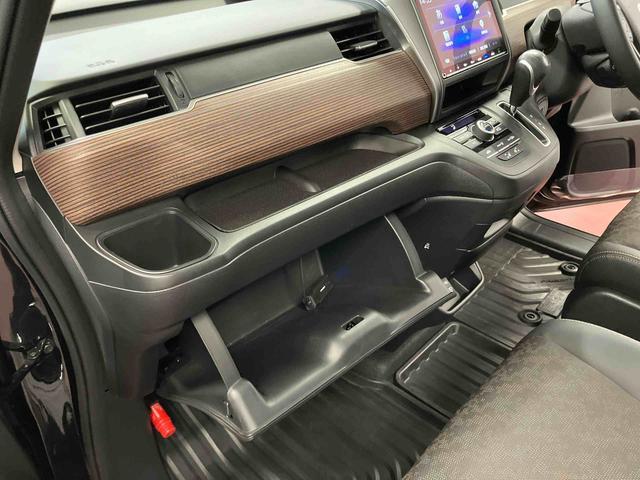 フリード＋クロスター下取車　４ＷＤ　ナビ　ブルートゥース　ＥＴＣ　バックカメラ　ドライブレコーダー　衝突被害軽減ブレーキ　誤発進抑制　ＬＥＤヘッドランプ　スマートキー　両側電動スライドドア　アイドリングストップ（長崎県）の中古車