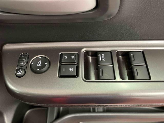 フリード＋クロスター下取車　４ＷＤ　ナビ　ブルートゥース　ＥＴＣ　バックカメラ　ドライブレコーダー　衝突被害軽減ブレーキ　誤発進抑制　ＬＥＤヘッドランプ　スマートキー　両側電動スライドドア　アイドリングストップ（長崎県）の中古車