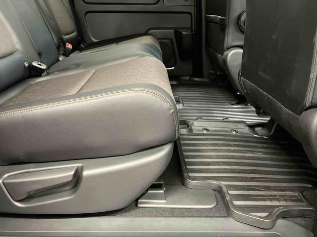 フリード＋クロスター下取車　４ＷＤ　ナビ　ブルートゥース　ＥＴＣ　バックカメラ　ドライブレコーダー　衝突被害軽減ブレーキ　誤発進抑制　ＬＥＤヘッドランプ　スマートキー　両側電動スライドドア　アイドリングストップ（長崎県）の中古車