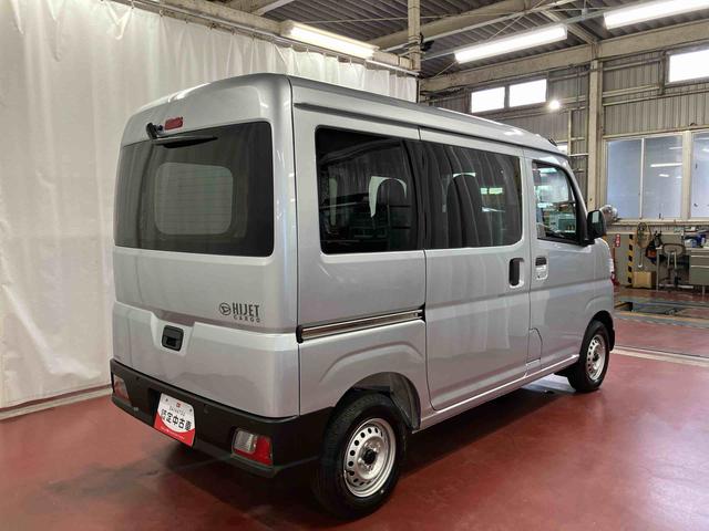 ハイゼットカーゴＤＸ届出済未使用車　元展示車　衝突安全ボディ　キーレスキー　両側スライドドア　アイドリングストップ　オートマチックハイビーム　オートライト　レーンアシスト　運転席エアバッグ　助手席エアバッグ　１オーナー（長崎県）の中古車