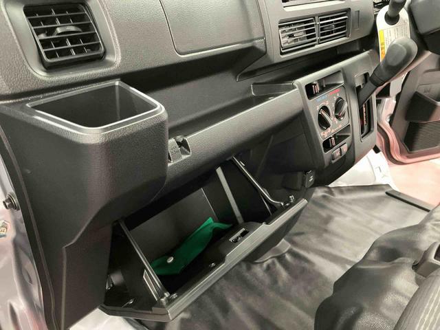 ハイゼットカーゴＤＸ届出済未使用車　元展示車　衝突安全ボディ　キーレスキー　両側スライドドア　アイドリングストップ　オートマチックハイビーム　オートライト　レーンアシスト　運転席エアバッグ　助手席エアバッグ　１オーナー（長崎県）の中古車