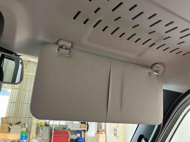 ハイゼットカーゴＤＸ届出済未使用車　元展示車　衝突安全ボディ　キーレスキー　両側スライドドア　アイドリングストップ　オートマチックハイビーム　オートライト　レーンアシスト　運転席エアバッグ　助手席エアバッグ　１オーナー（長崎県）の中古車