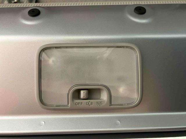 ハイゼットカーゴＤＸ届出済未使用車　元展示車　衝突安全ボディ　キーレスキー　両側スライドドア　アイドリングストップ　オートマチックハイビーム　オートライト　レーンアシスト　運転席エアバッグ　助手席エアバッグ　１オーナー（長崎県）の中古車