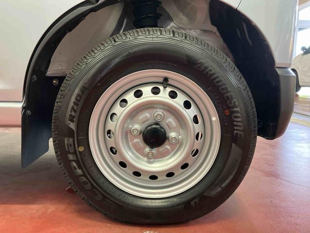 ハイゼットカーゴＤＸ届出済未使用車　元展示車　衝突安全ボディ　キーレスキー　両側スライドドア　アイドリングストップ　オートマチックハイビーム　オートライト　レーンアシスト　運転席エアバッグ　助手席エアバッグ　１オーナー（長崎県）の中古車