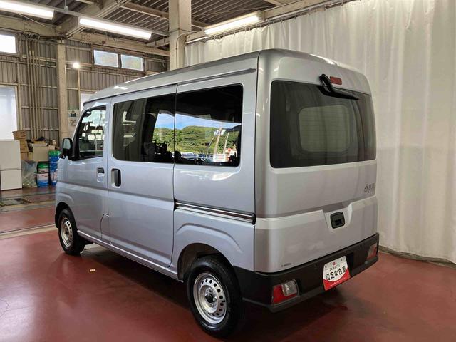 ハイゼットカーゴDX届出済未使用車 元展示車 衝突安全ボディ キーレスキー 両側スライドドア アイドリングストップ オートマチックハイビーム オートライト レーンアシスト 運転席エアバッグ 助手席エアバッグ 1オーナー(長崎県)の中古車