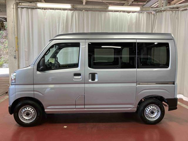 ハイゼットカーゴDX届出済未使用車 元展示車 衝突安全ボディ キーレスキー 両側スライドドア アイドリングストップ オートマチックハイビーム オートライト レーンアシスト 運転席エアバッグ 助手席エアバッグ 1オーナー(長崎県)の中古車