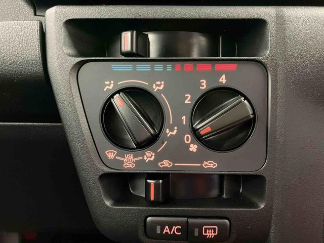 ハイゼットカーゴDX届出済未使用車 元展示車 衝突安全ボディ キーレスキー 両側スライドドア アイドリングストップ オートマチックハイビーム オートライト レーンアシスト 運転席エアバッグ 助手席エアバッグ 1オーナー(長崎県)の中古車