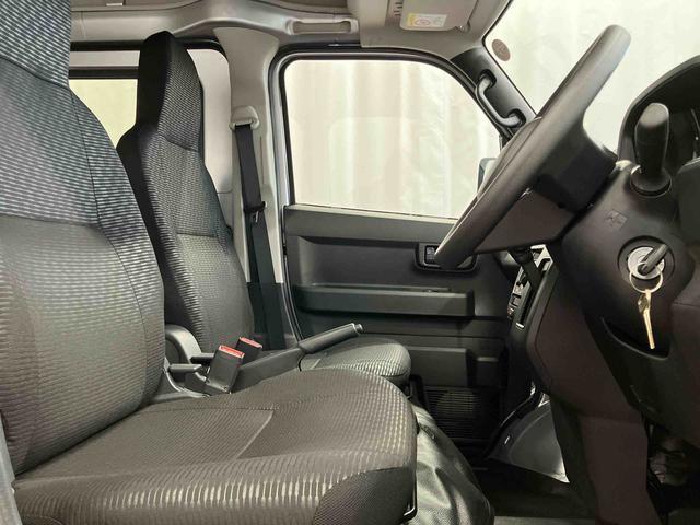 ハイゼットカーゴDX届出済未使用車 元展示車 衝突安全ボディ キーレスキー 両側スライドドア アイドリングストップ オートマチックハイビーム オートライト レーンアシスト 運転席エアバッグ 助手席エアバッグ 1オーナー(長崎県)の中古車