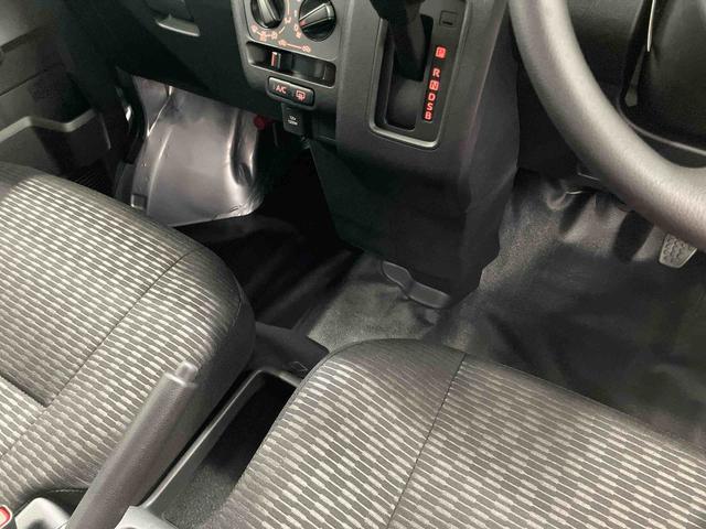 ハイゼットカーゴDX届出済未使用車 元展示車 衝突安全ボディ キーレスキー 両側スライドドア アイドリングストップ オートマチックハイビーム オートライト レーンアシスト 運転席エアバッグ 助手席エアバッグ 1オーナー(長崎県)の中古車