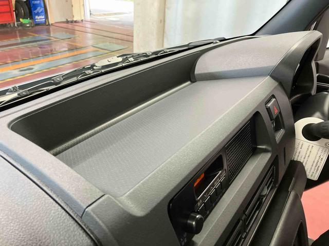 ハイゼットカーゴDX届出済未使用車 元展示車 衝突安全ボディ キーレスキー 両側スライドドア アイドリングストップ オートマチックハイビーム オートライト レーンアシスト 運転席エアバッグ 助手席エアバッグ 1オーナー(長崎県)の中古車