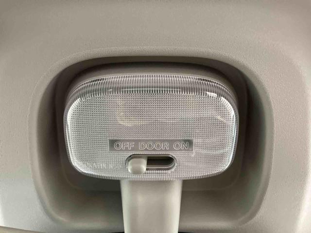 ハイゼットカーゴDX届出済未使用車 元展示車 衝突安全ボディ キーレスキー 両側スライドドア アイドリングストップ オートマチックハイビーム オートライト レーンアシスト 運転席エアバッグ 助手席エアバッグ 1オーナー(長崎県)の中古車