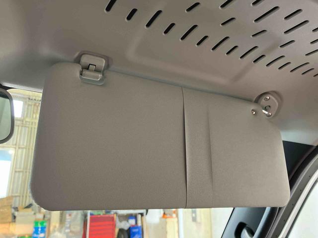 ハイゼットカーゴDX届出済未使用車 元展示車 衝突安全ボディ キーレスキー 両側スライドドア アイドリングストップ オートマチックハイビーム オートライト レーンアシスト 運転席エアバッグ 助手席エアバッグ 1オーナー(長崎県)の中古車