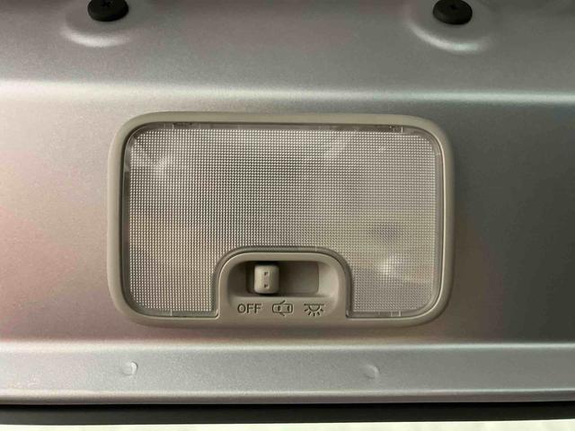 ハイゼットカーゴDX届出済未使用車 元展示車 衝突安全ボディ キーレスキー 両側スライドドア アイドリングストップ オートマチックハイビーム オートライト レーンアシスト 運転席エアバッグ 助手席エアバッグ 1オーナー(長崎県)の中古車