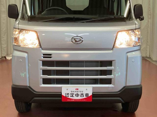 ハイゼットカーゴDX届出済未使用車 元展示車 衝突安全ボディ キーレスキー 両側スライドドア アイドリングストップ オートマチックハイビーム オートライト レーンアシスト 運転席エアバッグ 助手席エアバッグ 1オーナー(長崎県)の中古車