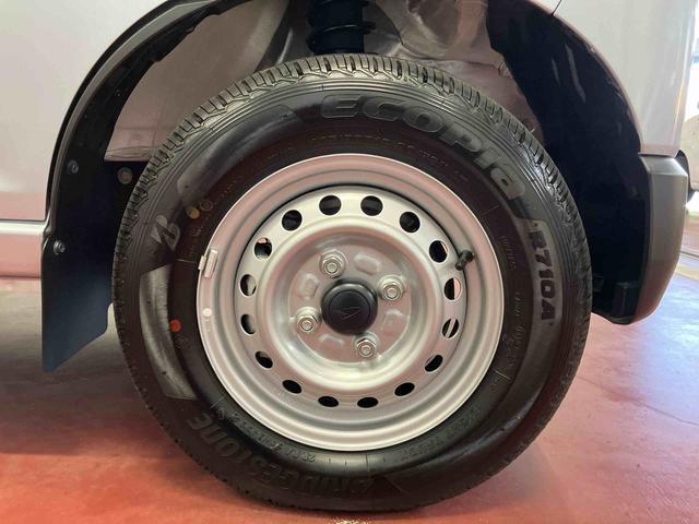 ハイゼットカーゴDX届出済未使用車 元展示車 衝突安全ボディ キーレスキー 両側スライドドア アイドリングストップ オートマチックハイビーム オートライト レーンアシスト 運転席エアバッグ 助手席エアバッグ 1オーナー(長崎県)の中古車