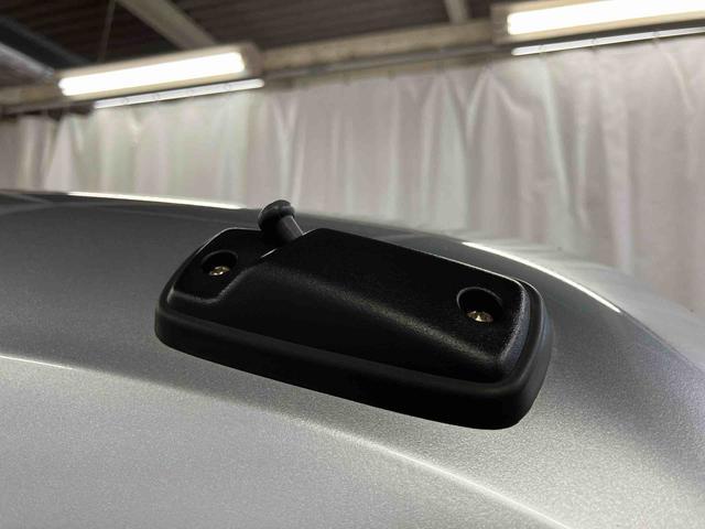 ハイゼットカーゴDX届出済未使用車 元展示車 衝突安全ボディ キーレスキー 両側スライドドア アイドリングストップ オートマチックハイビーム オートライト レーンアシスト 運転席エアバッグ 助手席エアバッグ 1オーナー(長崎県)の中古車