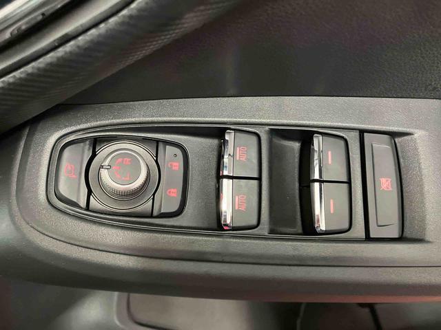 クロストレックリミテッド下取車　ディスプレイオーディオ　アダプティブクルーズコントロール　サイドエアバッグ　電動格納ミラー　オートライト　ＬＥＤヘッドランプ　ブルートゥース　ドラレコ　盗難防止　ＴＶ　衝突被害軽減システム（長崎県）の中古車