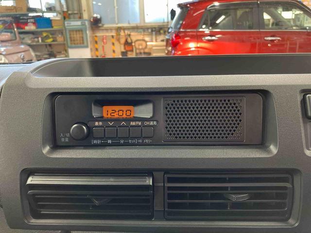 ハイゼットカーゴDX届出済未使用車 元展示車 衝突安全ボディ 禁煙 キーレス 両側スライドドア アイドリングストップ オートライト オートマチックハイビーム レーンアシスト ABS 運転席エアバッグ 助手席エアバッグ(長崎県)の中古車