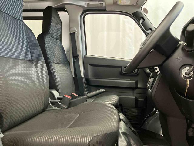 ハイゼットカーゴDX届出済未使用車 元展示車 衝突安全ボディ 禁煙 キーレス 両側スライドドア アイドリングストップ オートライト オートマチックハイビーム レーンアシスト ABS 運転席エアバッグ 助手席エアバッグ(長崎県)の中古車