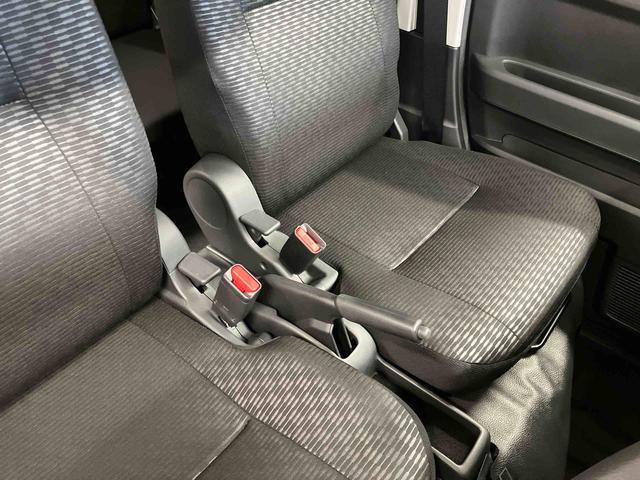 ハイゼットカーゴDX届出済未使用車 元展示車 衝突安全ボディ 禁煙 キーレス 両側スライドドア アイドリングストップ オートライト オートマチックハイビーム レーンアシスト ABS 運転席エアバッグ 助手席エアバッグ(長崎県)の中古車