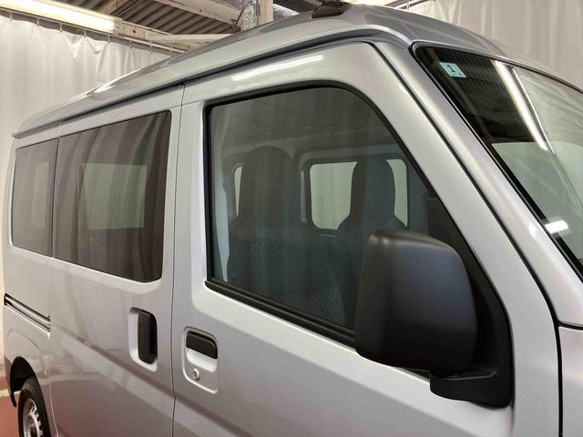 ハイゼットカーゴDX届出済未使用車 元展示車 衝突安全ボディ 禁煙 キーレス 両側スライドドア アイドリングストップ オートライト オートマチックハイビーム レーンアシスト ABS 運転席エアバッグ 助手席エアバッグ(長崎県)の中古車