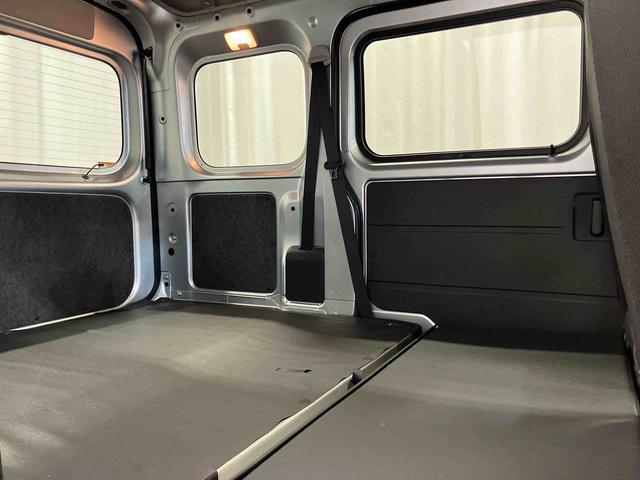 ハイゼットカーゴDX届出済未使用車 元展示車 禁煙 衝突被害軽減システム レーンキープアシスト 衝突安全ボディ キーレス 両側スライドドア ESC オートライト ABS 運転席エアバッグ 助手席エアバッグ(長崎県)の中古車