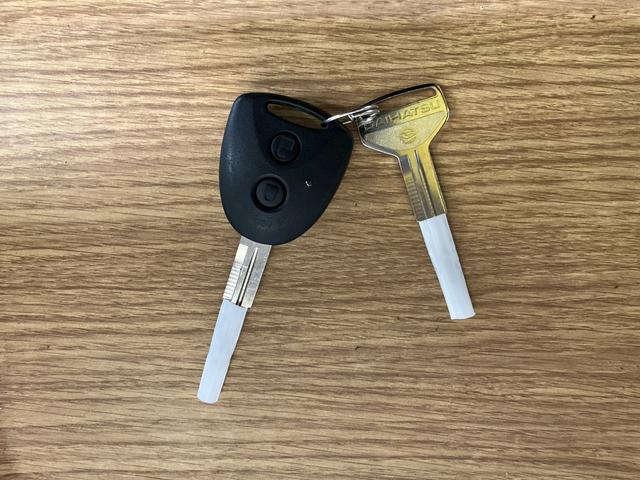 ムーヴＬ１オーナー　横滑防止装置　オートライト　運転席エアバッグ　助手席エアバッグ　メンテナンスノート　ＡＢＳ　キーレス　衝突安全ボディ　アイドリングストップ（長崎県）の中古車