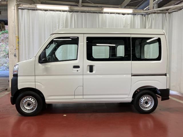 ハイゼットカーゴスペシャル届出済未使用車　元展示車　４ＷＤ　禁煙車　衝突被害軽減ブレーキ　レーンキープアシスト　ラジオ　アイドリングストップ　運転席エアバッグ　助手席エアバッグ（長崎県）の中古車