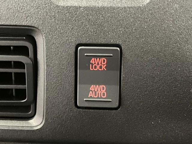 ハイゼットカーゴスペシャル届出済未使用車　元展示車　４ＷＤ　禁煙車　衝突被害軽減ブレーキ　レーンキープアシスト　ラジオ　アイドリングストップ　運転席エアバッグ　助手席エアバッグ（長崎県）の中古車