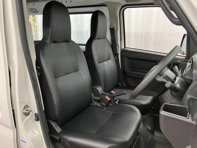 ハイゼットカーゴスペシャル届出済未使用車　元展示車　４ＷＤ　禁煙車　衝突被害軽減ブレーキ　レーンキープアシスト　ラジオ　アイドリングストップ　運転席エアバッグ　助手席エアバッグ（長崎県）の中古車