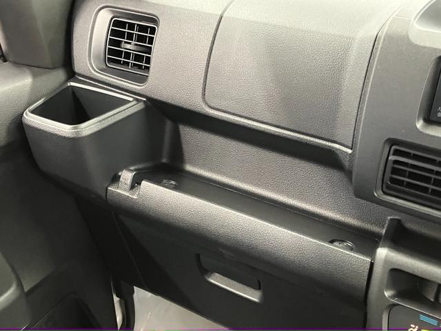 ハイゼットカーゴスペシャル届出済未使用車　元展示車　４ＷＤ　禁煙車　衝突被害軽減ブレーキ　レーンキープアシスト　ラジオ　アイドリングストップ　運転席エアバッグ　助手席エアバッグ（長崎県）の中古車