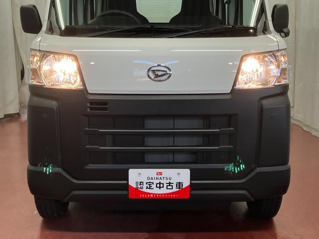 ハイゼットカーゴスペシャル届出済未使用車　元展示車　４ＷＤ　禁煙車　衝突被害軽減ブレーキ　レーンキープアシスト　ラジオ　アイドリングストップ　運転席エアバッグ　助手席エアバッグ（長崎県）の中古車