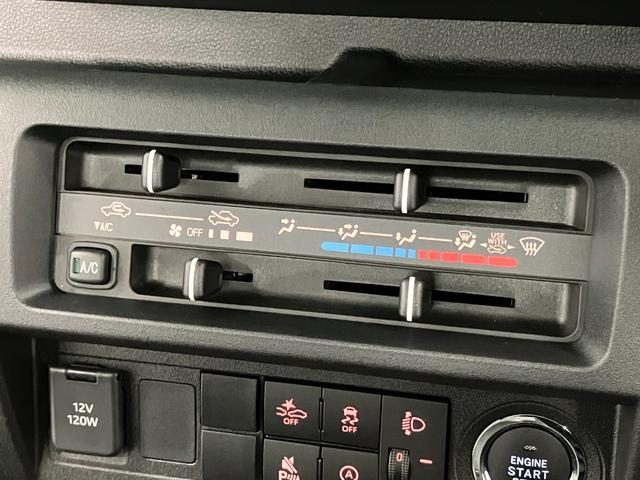 ハイゼットトラックＥＸＴ届出済未使用車　元展示車　２ＷＤ　ＣＶＴ車　禁煙車　衝突被害軽減システム　レーンキープアシスト　オートマチックハイビーム　運転席エアバッグ　プッシュスタート　スマートキー　電動格納ドアミラー（長崎県）の中古車