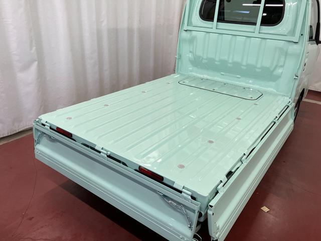 ハイゼットトラックＥＸＴ届出済未使用車　元展示車　２ＷＤ　ＣＶＴ車　禁煙車　衝突被害軽減システム　レーンキープアシスト　オートマチックハイビーム　運転席エアバッグ　プッシュスタート　スマートキー　電動格納ドアミラー（長崎県）の中古車