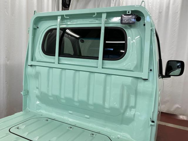 ハイゼットトラックＥＸＴ届出済未使用車　元展示車　２ＷＤ　ＣＶＴ車　禁煙車　衝突被害軽減システム　レーンキープアシスト　オートマチックハイビーム　運転席エアバッグ　プッシュスタート　スマートキー　電動格納ドアミラー（長崎県）の中古車