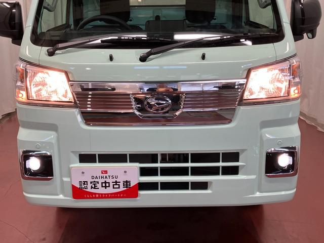 ハイゼットトラックＥＸＴ届出済未使用車　元展示車　２ＷＤ　ＣＶＴ車　禁煙車　衝突被害軽減システム　レーンキープアシスト　オートマチックハイビーム　運転席エアバッグ　プッシュスタート　スマートキー　電動格納ドアミラー（長崎県）の中古車