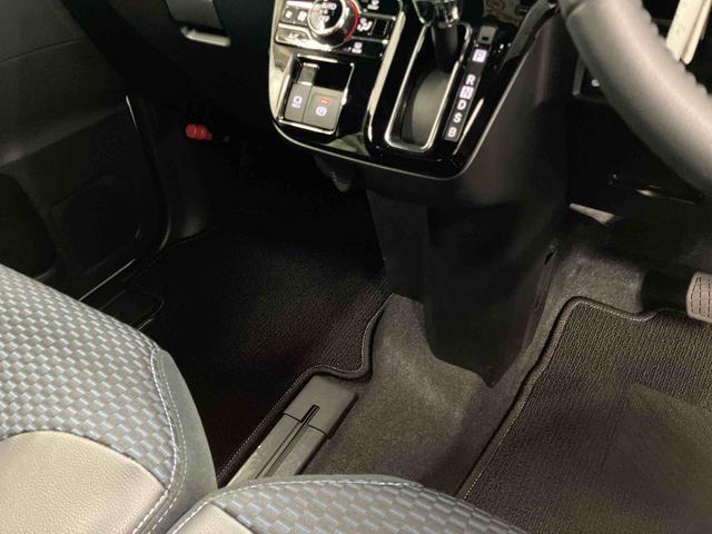 タントカスタムＲＳ元試乗車　ターボ　両側電動スライドドア　レーンキープアシスト　アイドリングストップ　電動格納ミラー　シートヒーター　オートマチックハイビーム　ＬＥＤヘッドランプ　１オーナー　オートライト　スマートキー（長崎県）の中古車