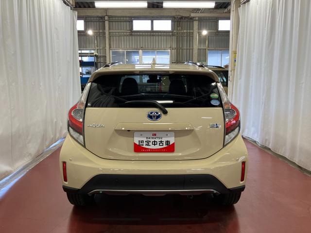 アクアクロスオーバー下取車　ナビ　バックカメラ　ドラレコ　ＥＴＣ　衝突被害軽減システム　横滑り防止装置　レーンキープアシスト　ＬＥＤヘッドランプ　スマートキー　プッシュスタート　純正アルミホイール　フルセグＴＶ（長崎県）の中古車