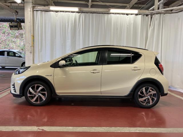 アクアクロスオーバー下取車　ナビ　バックカメラ　ドラレコ　ＥＴＣ　衝突被害軽減システム　横滑り防止装置　レーンキープアシスト　ＬＥＤヘッドランプ　スマートキー　プッシュスタート　純正アルミホイール　フルセグＴＶ（長崎県）の中古車