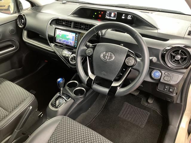 アクアクロスオーバー下取車　ナビ　バックカメラ　ドラレコ　ＥＴＣ　衝突被害軽減システム　横滑り防止装置　レーンキープアシスト　ＬＥＤヘッドランプ　スマートキー　プッシュスタート　純正アルミホイール　フルセグＴＶ（長崎県）の中古車