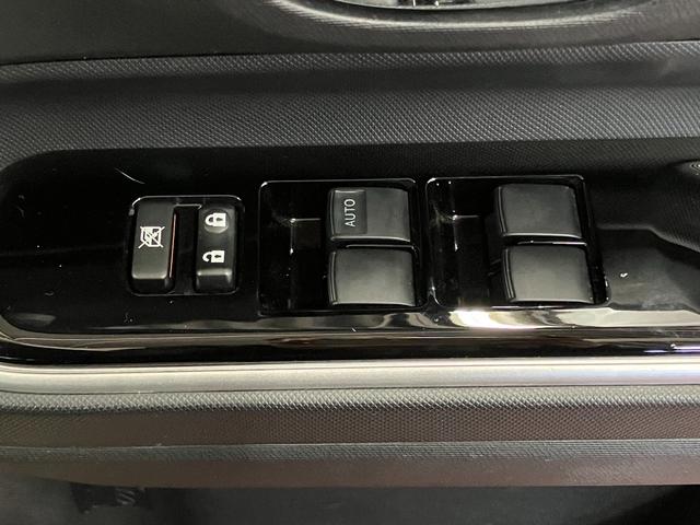 アクアクロスオーバー下取車　ナビ　バックカメラ　ドラレコ　ＥＴＣ　衝突被害軽減システム　横滑り防止装置　レーンキープアシスト　ＬＥＤヘッドランプ　スマートキー　プッシュスタート　純正アルミホイール　フルセグＴＶ（長崎県）の中古車