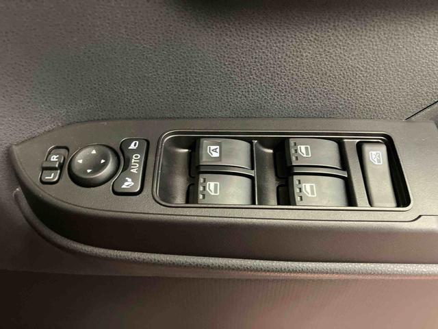 タントファンクロス元試乗車　衝突被害軽減システム　両側電動スライドドア　シートヒーター　１オーナー　オートマチックハイビーム　レーンキープアシスト　ＬＥＤヘッドランプ　スマートキー　オートライト　ベンチシート（長崎県）の中古車